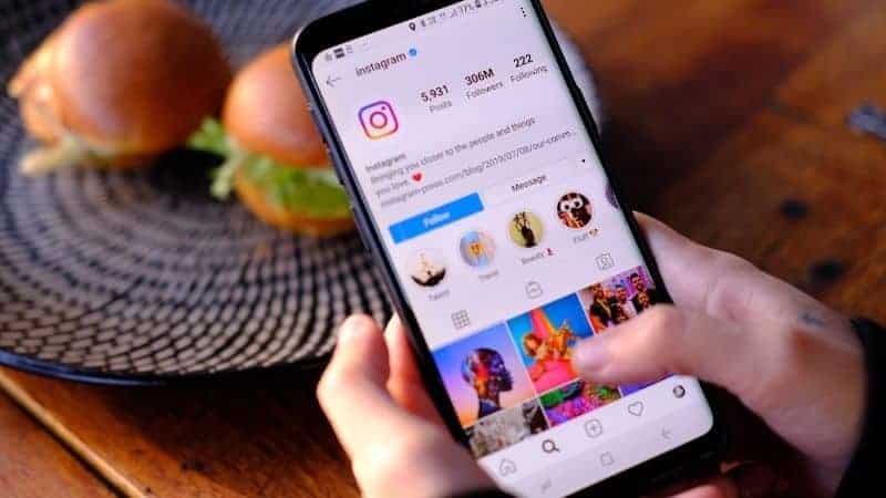 How to Change Background Color on Instagram Story - PC Guide